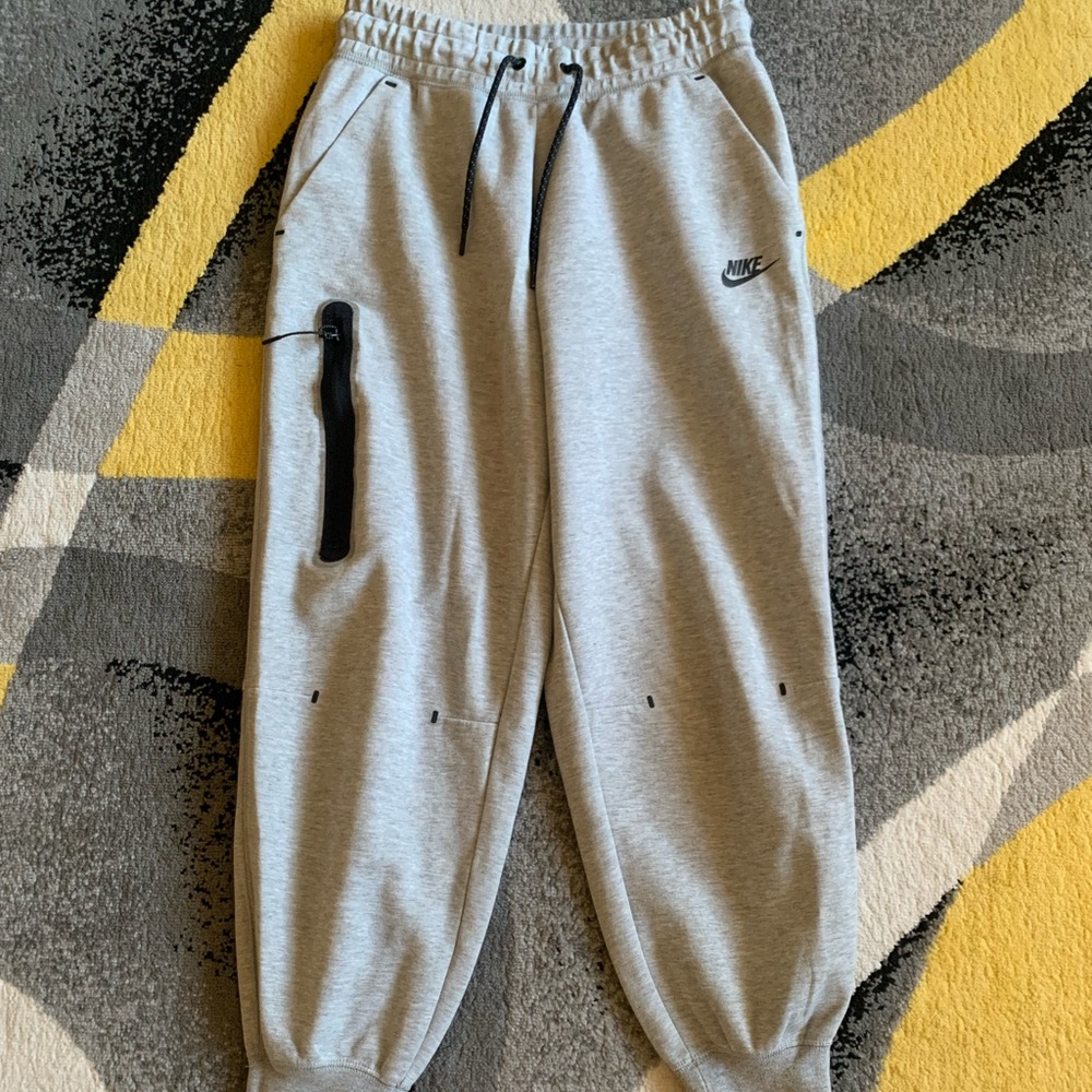 Nike Tech Fleece Pants Grey
